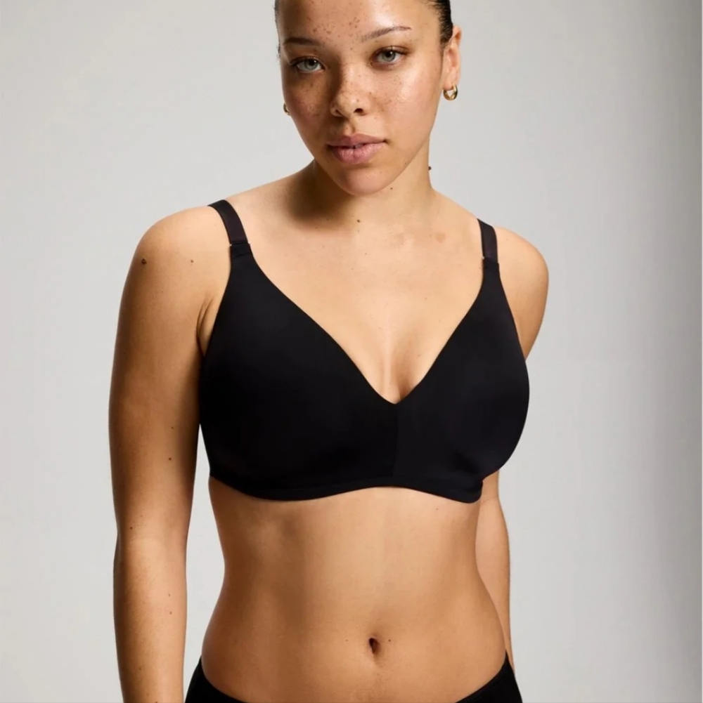 Soma Vanishing 360 Wireless Bra Black Size 40DD Seamless Wire Free